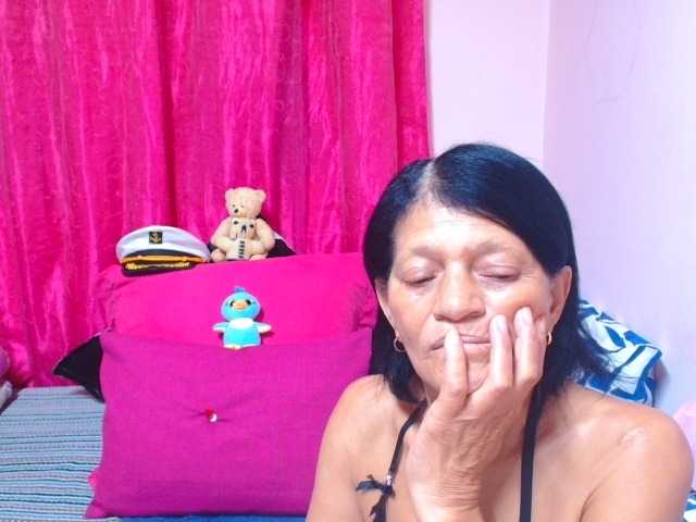 SLUTTYROXY live cam on BongaCams