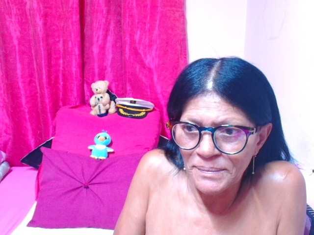 SLUTTYROXY live cam on BongaCams
