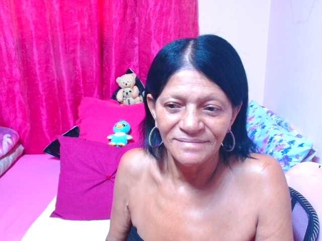 SLUTTYROXY live cam on BongaCams