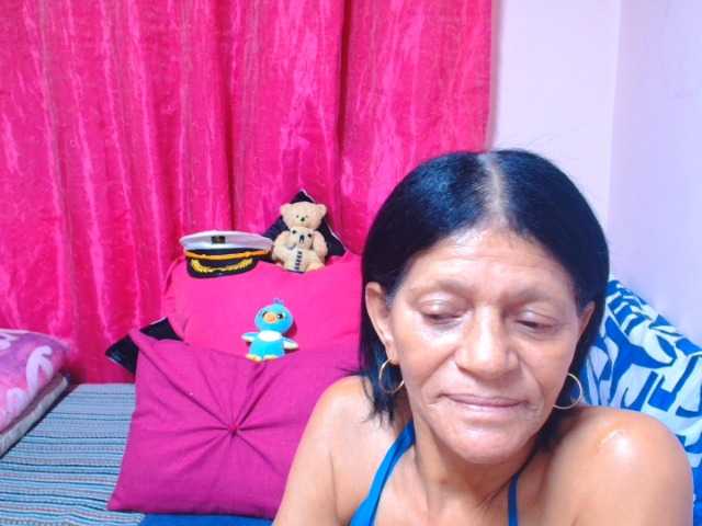 SLUTTYROXY live cam on BongaCams