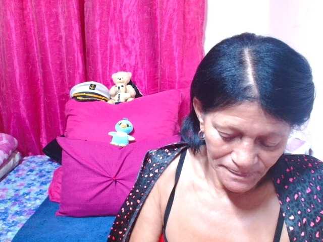 SLUTTYROXY live cam on BongaCams