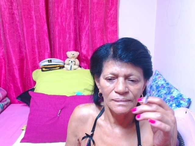 SLUTTYROXY live cam on BongaCams