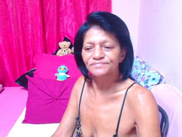 SLUTTYROXY live cam on BongaCams