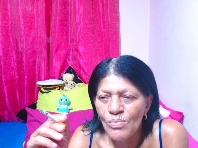 SLUTTYROXY live cam on BongaCams