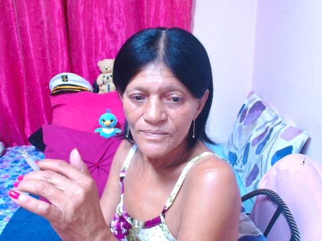 SLUTTYROXY live cam preview