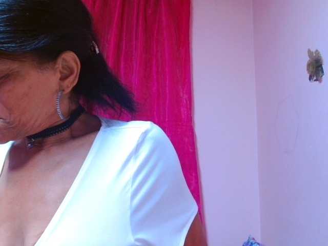 SLUTTYROXY live cam preview
