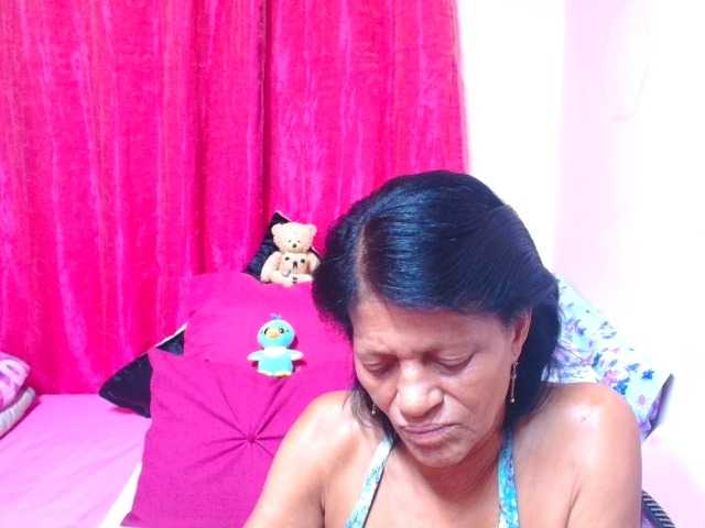SLUTTYROXY live cam on BongaCams