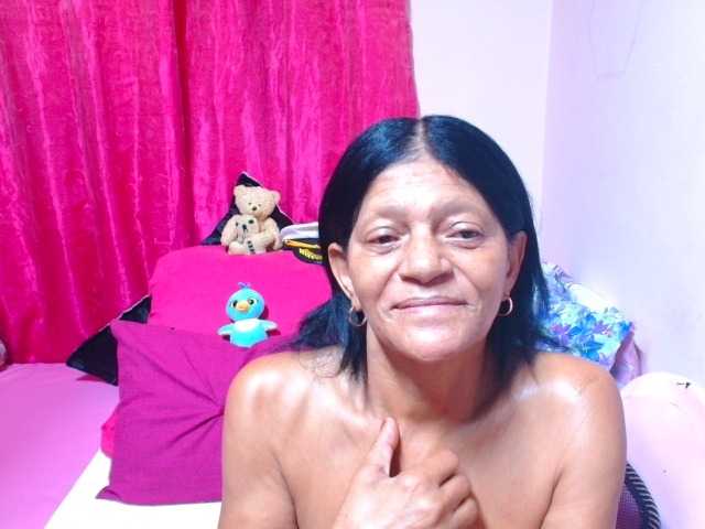SLUTTYROXY live cam on BongaCams