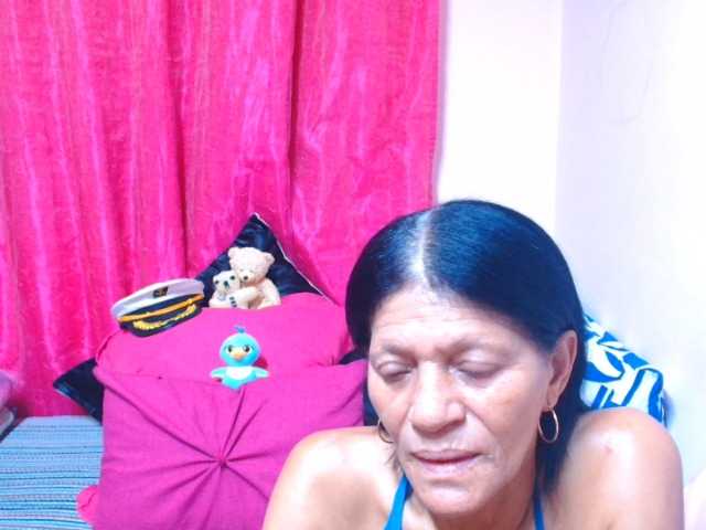 SLUTTYROXY live cam on BongaCams