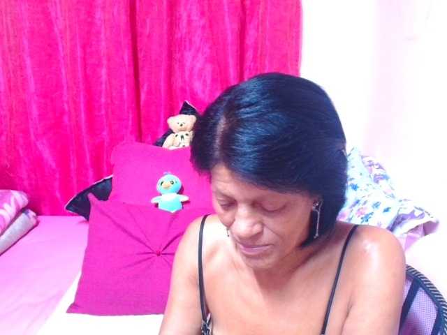 SLUTTYROXY live cam on BongaCams