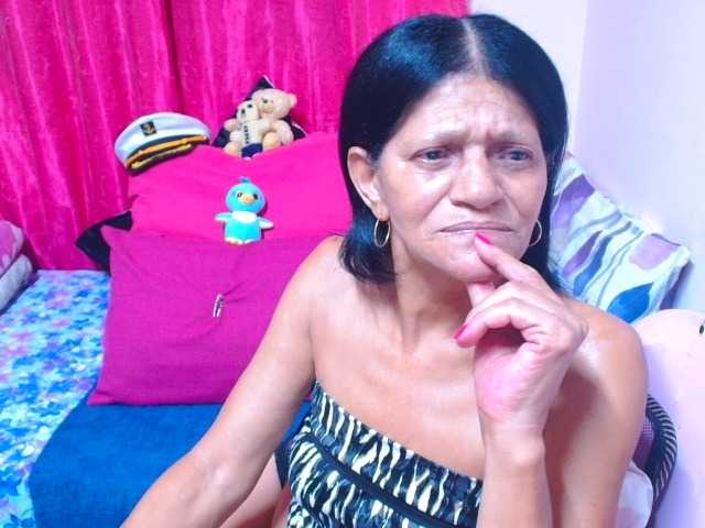 SLUTTYROXY live cam on BongaCams