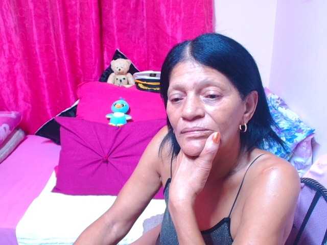 SLUTTYROXY live cam