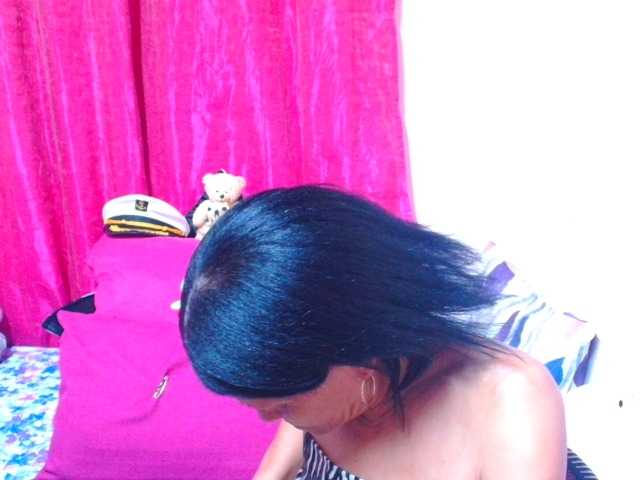 SLUTTYROXY live cam preview