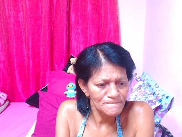 SLUTTYROXY live cam on BongaCams