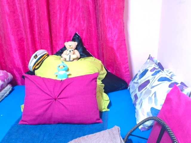 SLUTTYROXY live cam on BongaCams