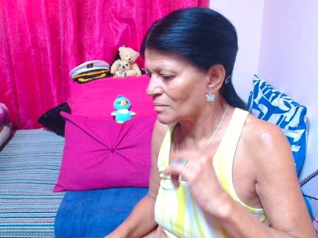 SLUTTYROXY live cam on BongaCams