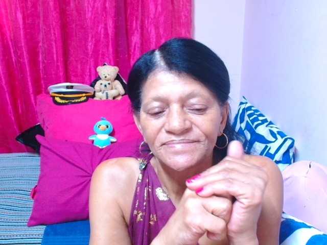 SLUTTYROXY live cam on BongaCams