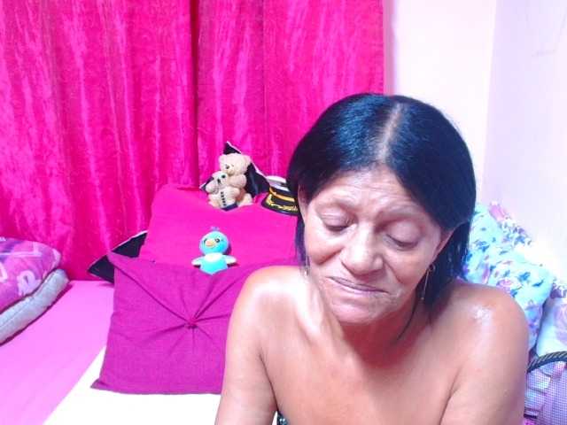 SLUTTYROXY live cam preview