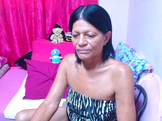 SLUTTYROXY live cam on BongaCams