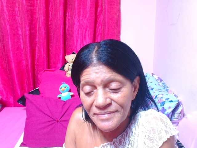 SLUTTYROXY live cam on BongaCams