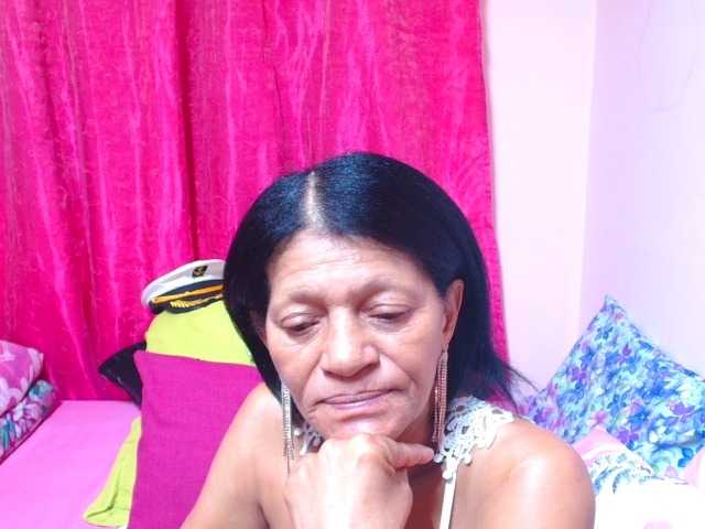 SLUTTYROXY live cam on BongaCams