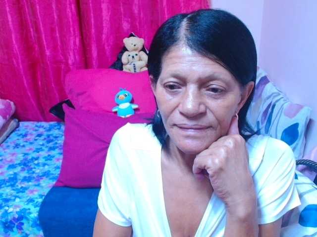 SLUTTYROXY live cam on BongaCams