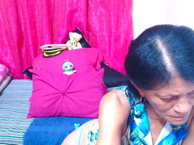 SLUTTYROXY live cam on BongaCams