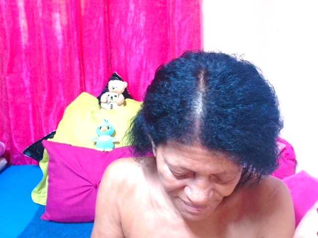 SLUTTYROXY live cam preview