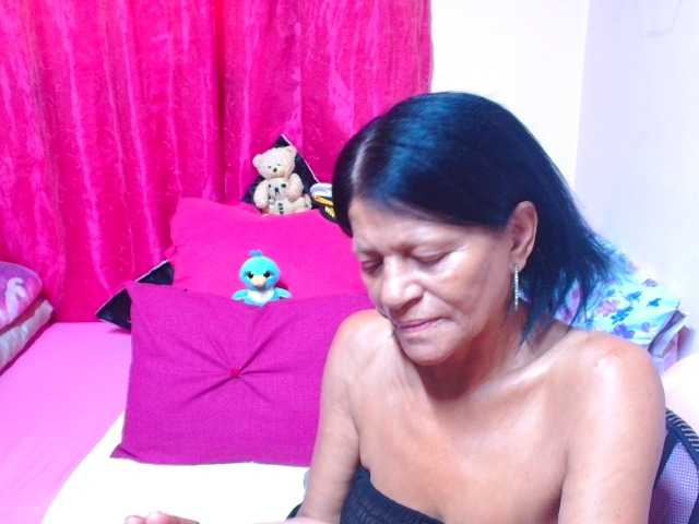 SLUTTYROXY live cam on BongaCams