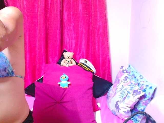 SLUTTYROXY live cam on BongaCams