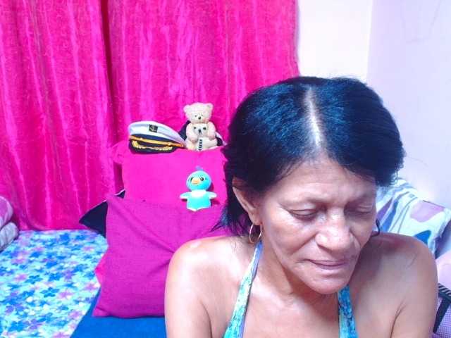 SLUTTYROXY live cam on BongaCams