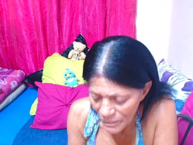 SLUTTYROXY live cam on BongaCams