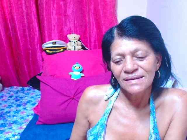 SLUTTYROXY webcam