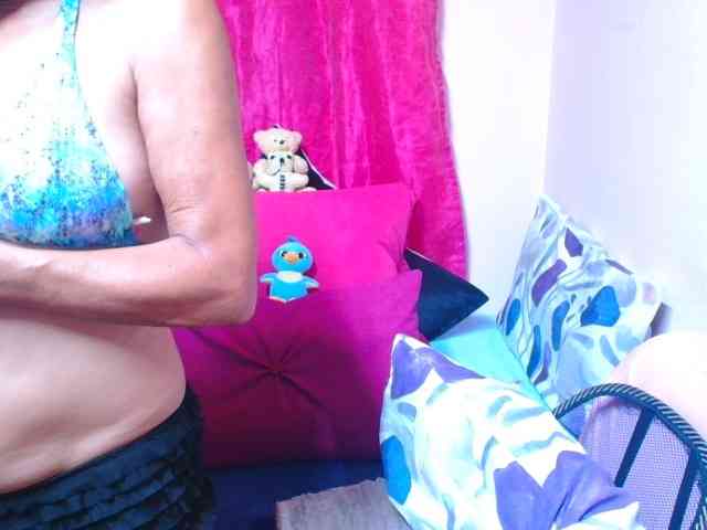 SLUTTYROXY webcam