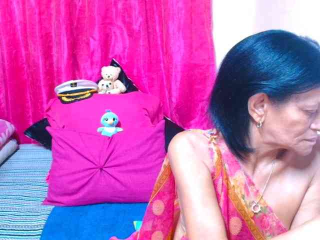 SLUTTYROXY webcam