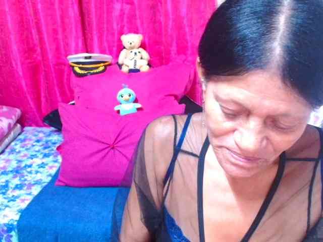SLUTTYROXY webcam