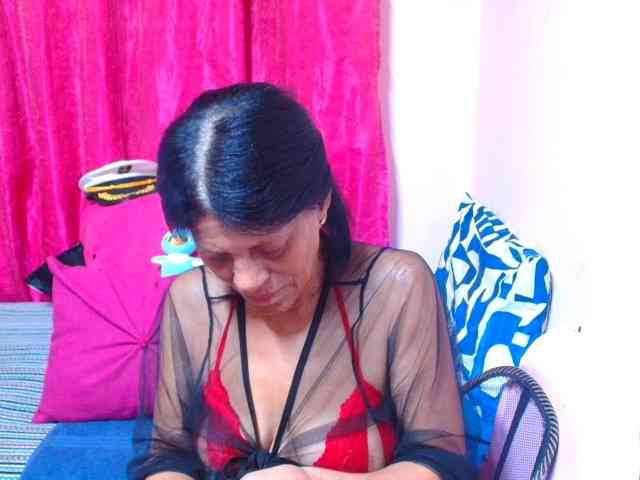 SLUTTYROXY webcam