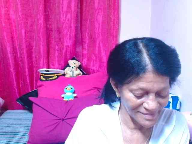 SLUTTYROXY webcam