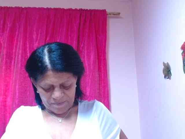 SLUTTYROXY webcam