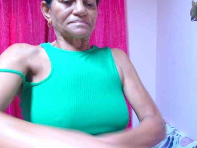SLUTTYROXY webcam