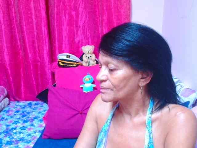SLUTTYROXY webcam