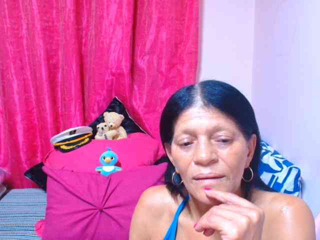 SLUTTYROXY webcam