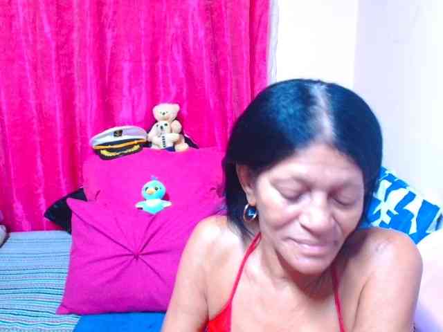 SLUTTYROXY webcam