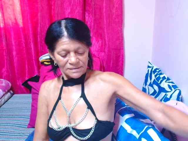 SLUTTYROXY webcam