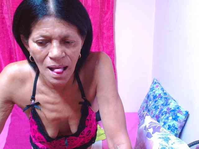 SLUTTYROXY webcam