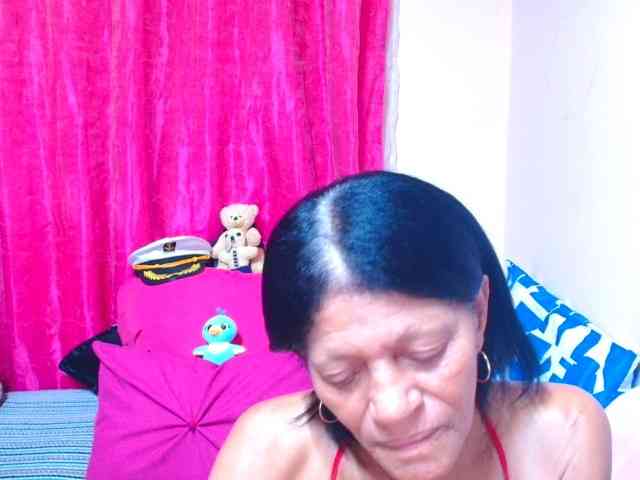 SLUTTYROXY webcam