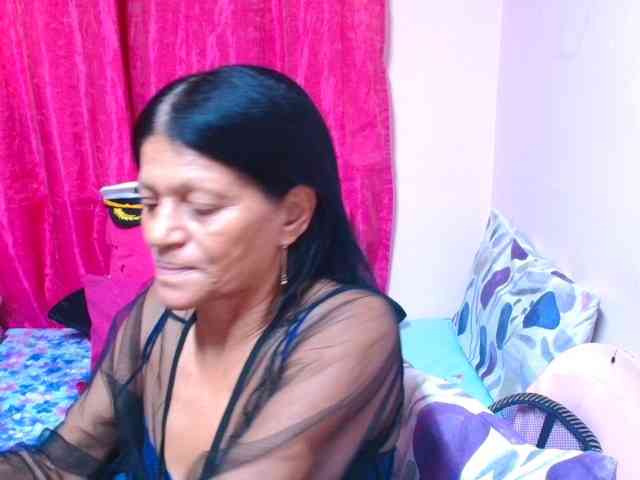 SLUTTYROXY webcam