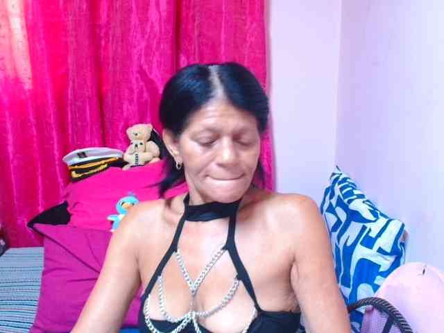 SLUTTYROXY webcam