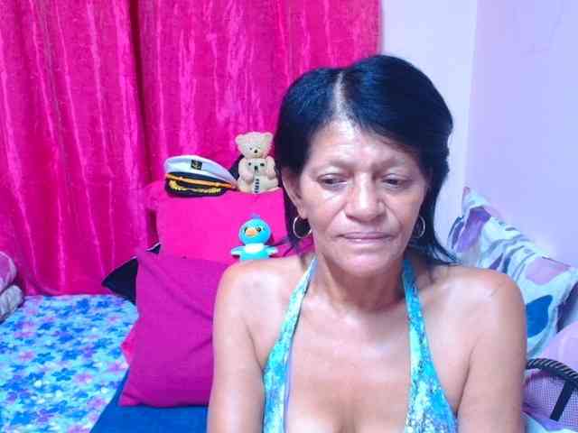 SLUTTYROXY webcam