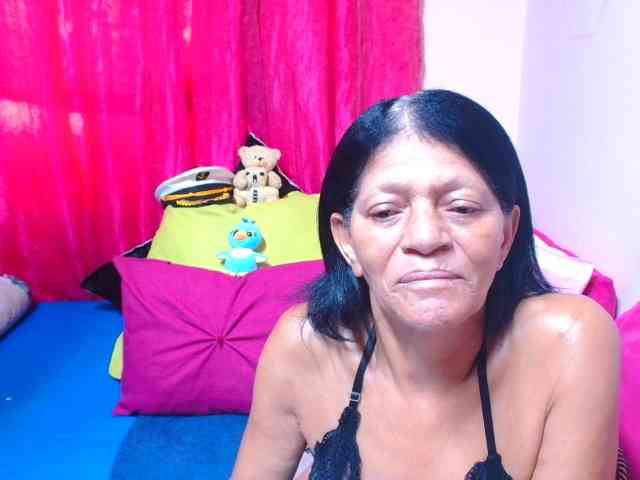 SLUTTYROXY webcam